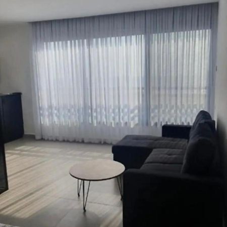 Apartamento Ryo 11 דירת נופש חדשה על חוף הים נוף לים Bat Yam Exterior foto