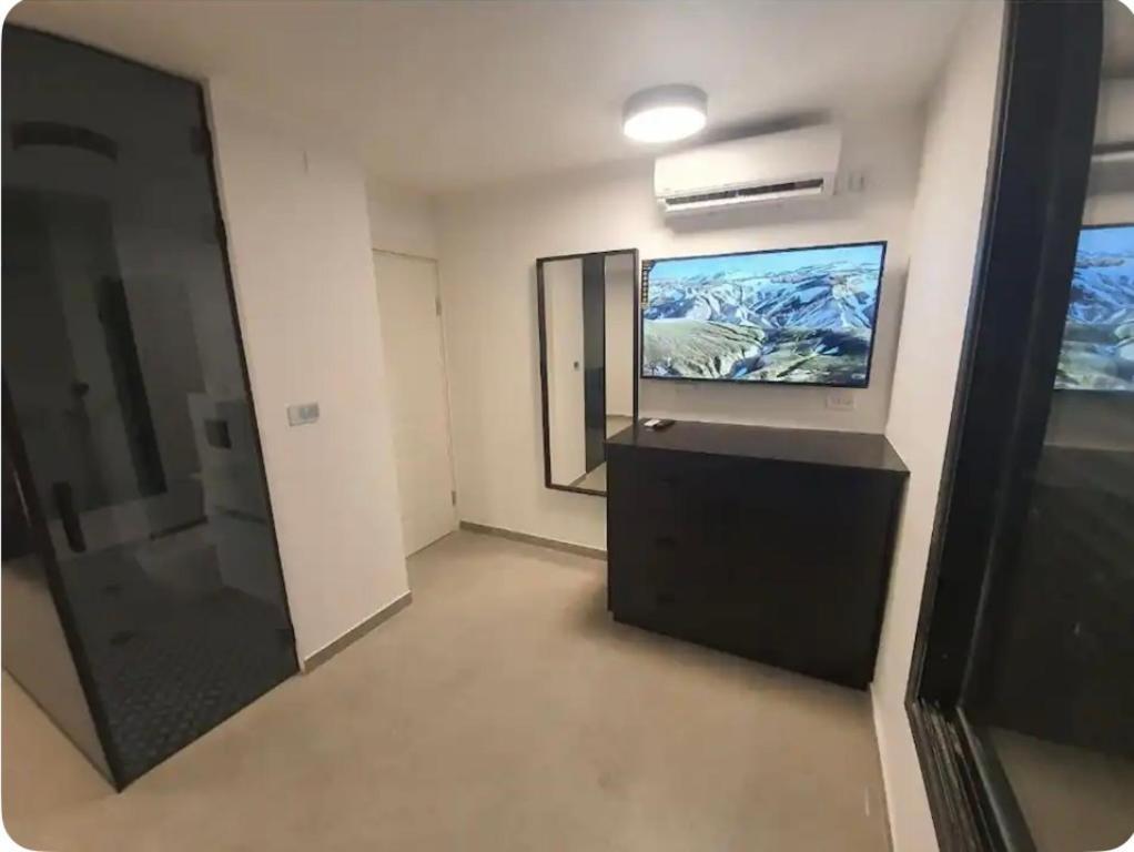 Apartamento Ryo 11 דירת נופש חדשה על חוף הים נוף לים Bat Yam Exterior foto